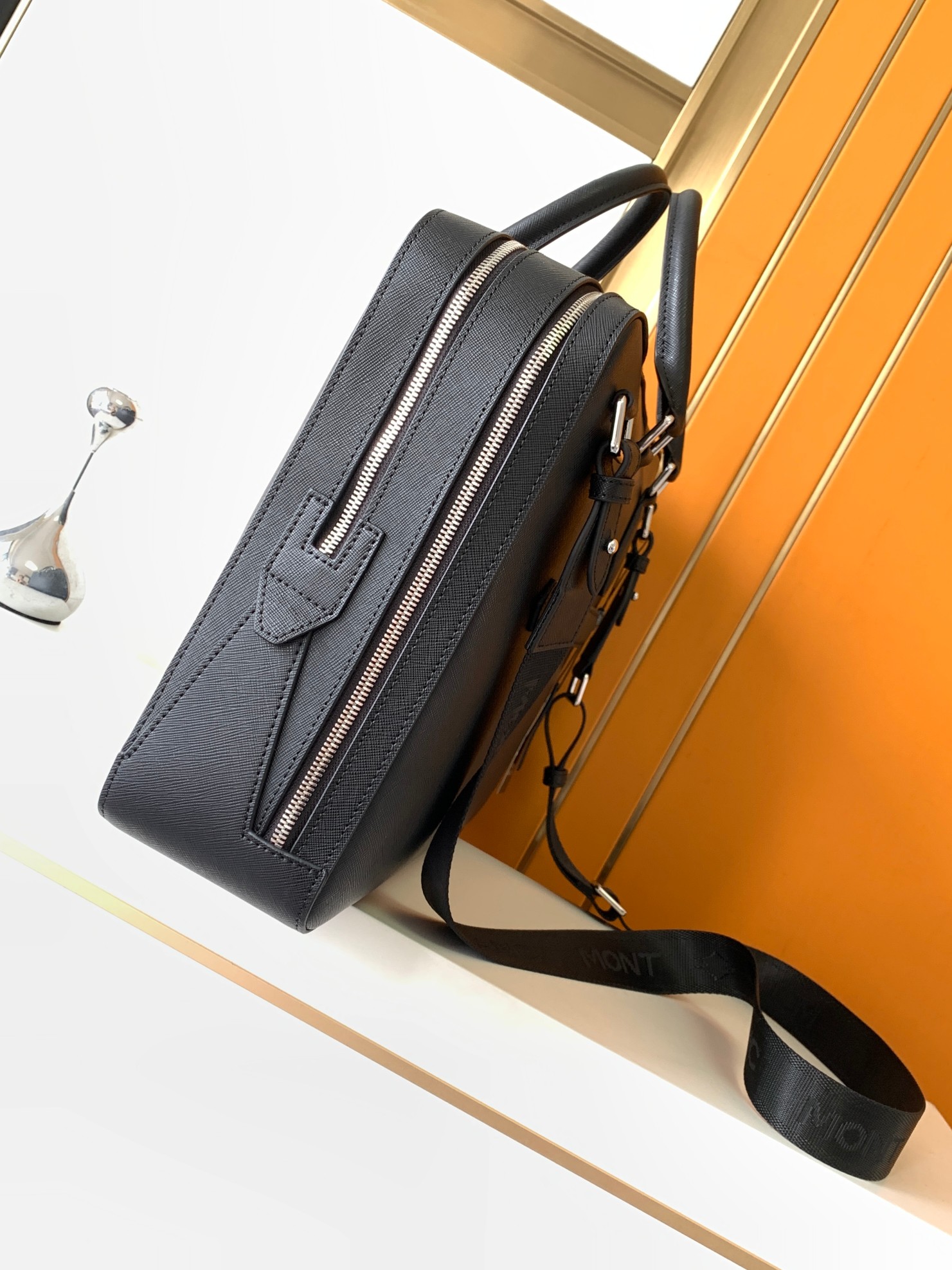 Borse a Mano di Lusso da Uomo, - Luxury Bags That Fit Laptop recensione e prezzo
