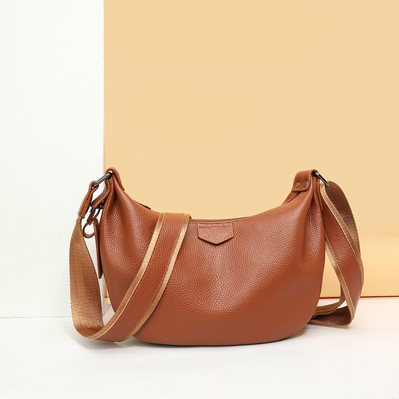 Nuove Borse da Donna in Vera P - Half Moon Bag Suede recensione e prezzo