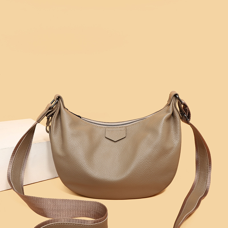 Nuove Borse da Donna in Vera P - Half Moon Bag Suede recensione e prezzo