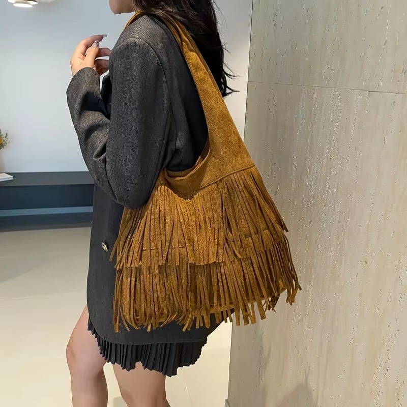 Borse a tracolla con nappe in  - Luxury Bags On Sales recensione e prezzo