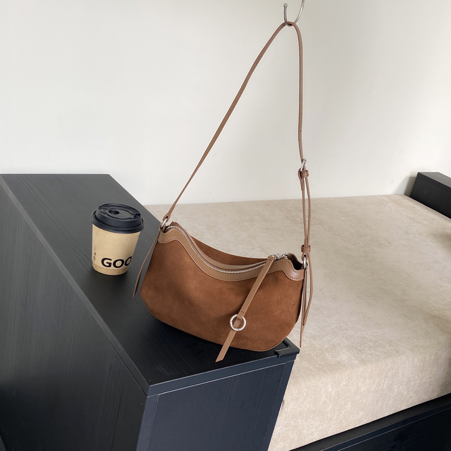 Borsa Hobo in Vera Pelle Scamo - Half Moon Bag Suede recensione e prezzo