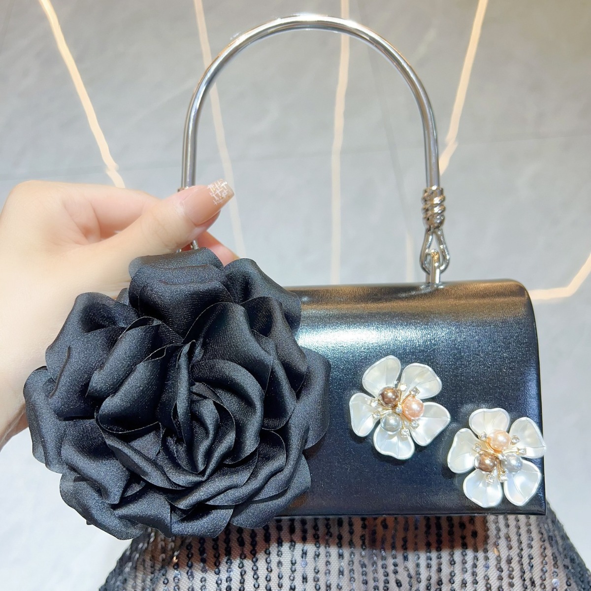 Pochette di lusso con fiori 3D - Luxury Bags Gold recensione e prezzo