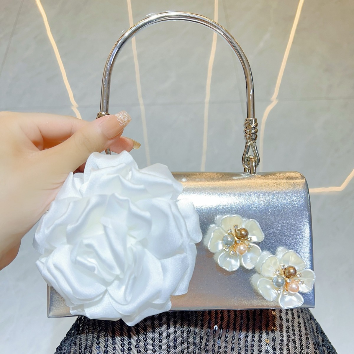 Pochette di lusso con fiori 3D - Luxury Bags Gold recensione e prezzo