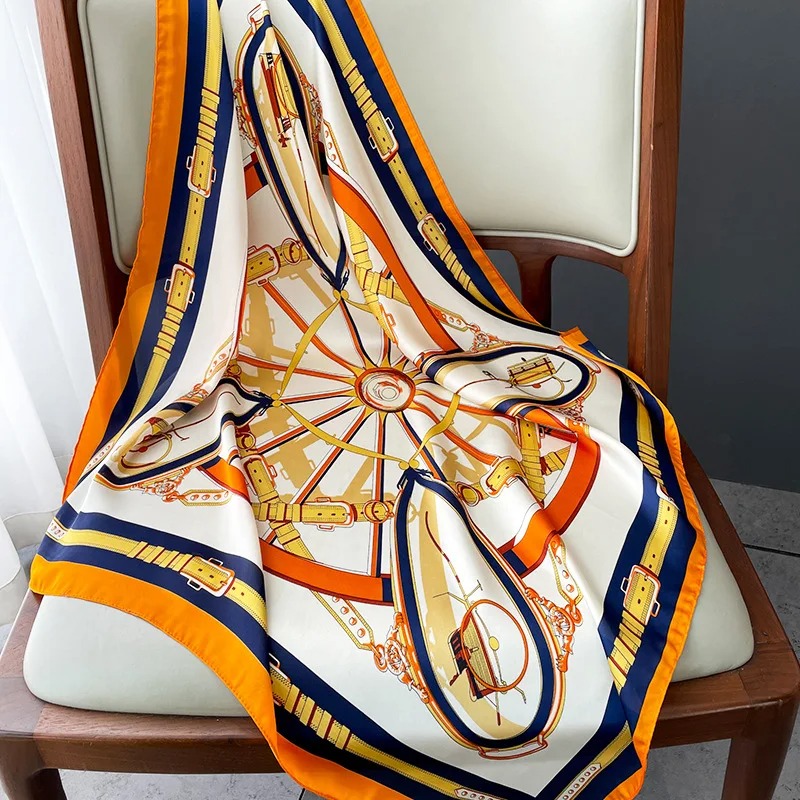 Foulard Quadrato Sottile in Se - Luxury Bags Design recensione e prezzo