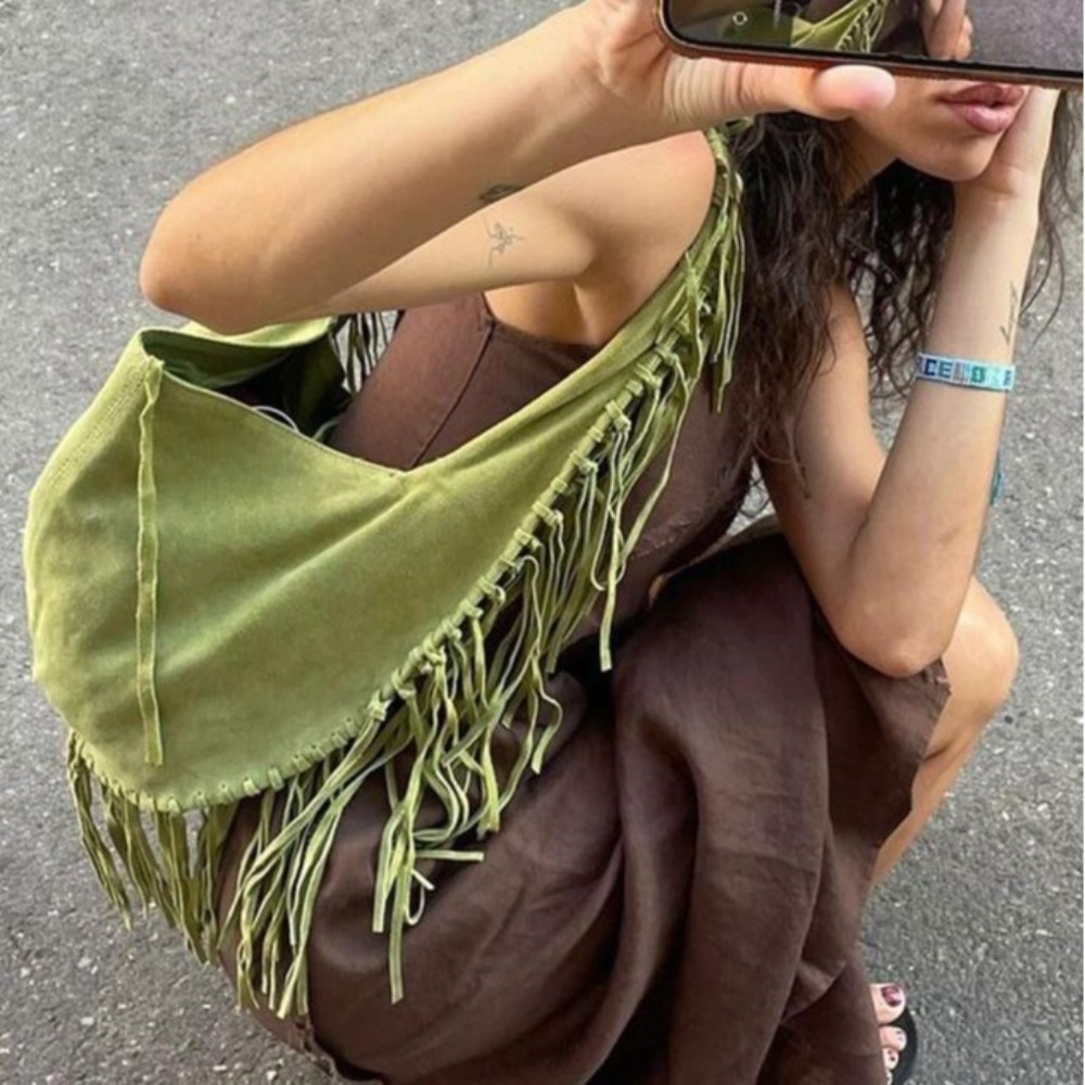 Nuove borse a tracolla da donn - Half Moon Bag Suede recensione e prezzo