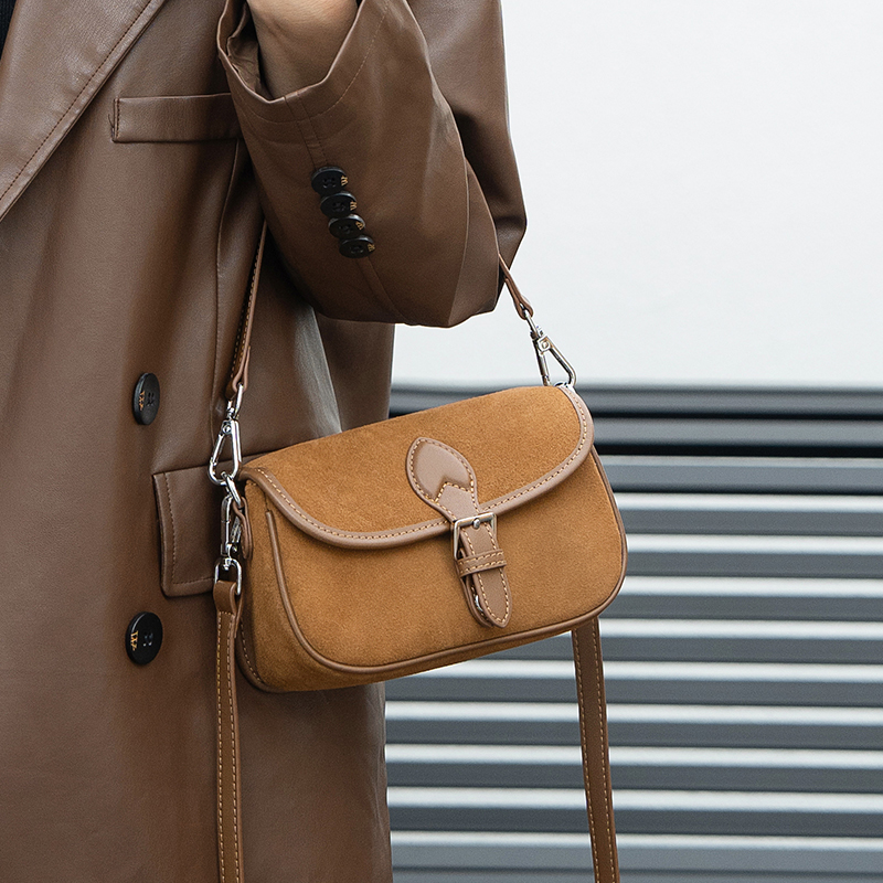 Mini borsa da donna in pelle s - Half Moon Bag Suede recensione e prezzo