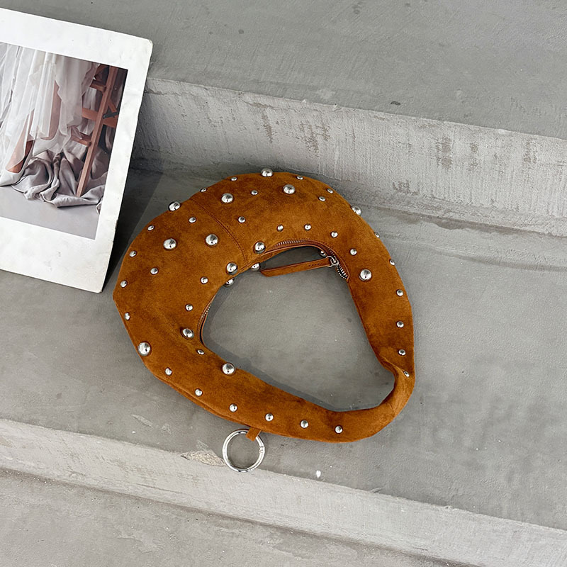 Borse a tracolla da donna a me - Half Moon Bag Suede recensione e prezzo